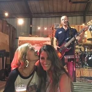 Meet your Posher, Lo